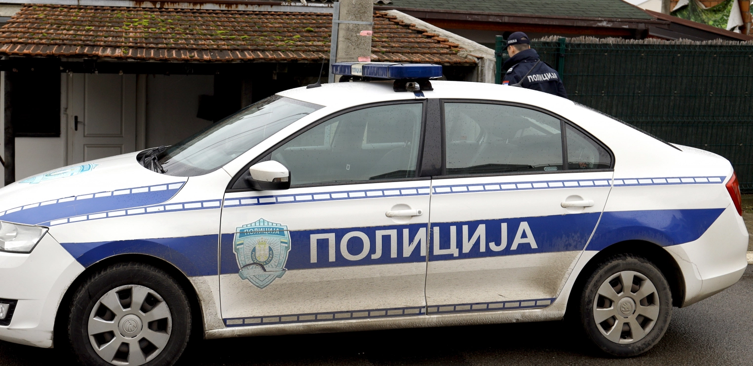 UŽAS U KRAGUJEVCU! Muškarac spopao devojčicu (15) nasred ulice