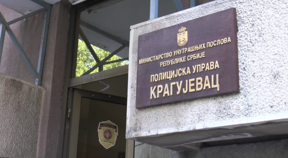 DRAMA U POLICIJSKOJ STANICI! Došao da uzme vozačku dozvolu pa počeo da beži